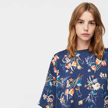 Load image into Gallery viewer, Contrasting Design T-Shirt
